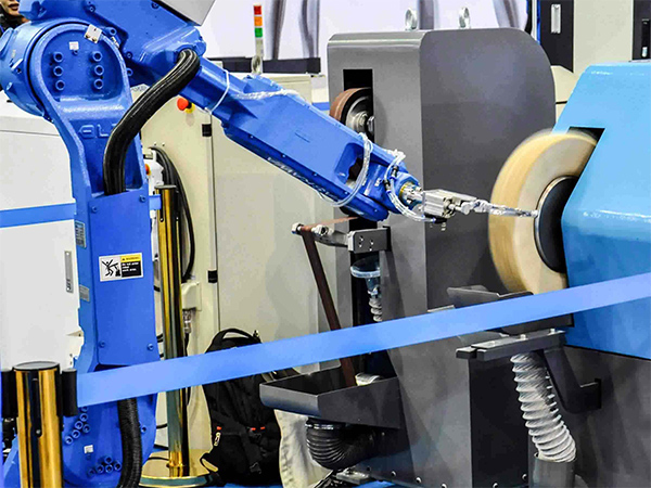 提高焊接机器人技术含量和智能化的途径